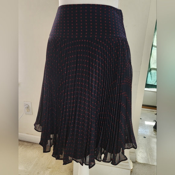 The Limited - Navy Blue XS accordion skirt with red poka dots - Picture 2 of 5